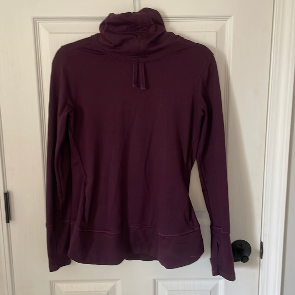 Calia running top